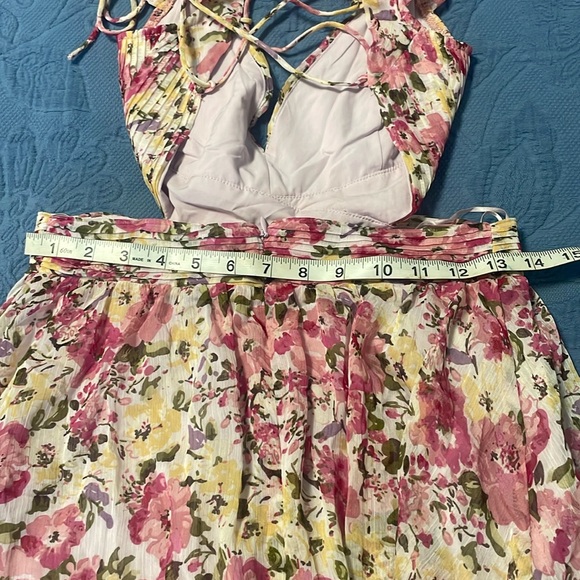 New ASTR Primrose Floral Stappy Back Maxi Dress size Small - Picture 14 of 16